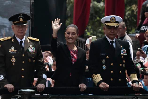 News Bilder des Tages September 13, 2025, Mexico, Cdmx, Mexico: The 178th anniversary of the Heroic Deed of the Boy Heroes of Chapultepec was commemorated in Chapultepec Forest in Mexico City. The event was led by the President of Mexico, Claudia Sheimbaum, who performed an honor guard and called the roll of the cadets who fought at Chapultepec Castle against the US invasion. The cadets who lost their lives in this battle were JUAN DE LA BARRERA, AGUSTIN MELGAR, FERNANDO MONTES DE OCA, FRANCISCO MARQUEZ, VICENTE SUAREZ AND JUAN ESCUTIA, the latter was the one who took up the Mexican flag and jumped from Chapultepec Castle to prevent the US invaders from taking it. Mexico Mexico - ZUMAp204 20250913_zip_p204_054 Copyright: xJosuexPerezx