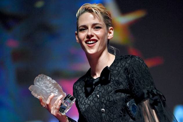Deauville Closing Ceremony FC Kristen Stewart poses on stage with the Prix de la Revelation award the movie The Chronology of Water during the Closing Ceremony during the 51st Deauville American Film Festival on September 13, 2025 in Deauville, France. Photo by Franck Castel ABACAPRESS.COM Deauville France  Copyright: xCastelxFranck ABACAx
