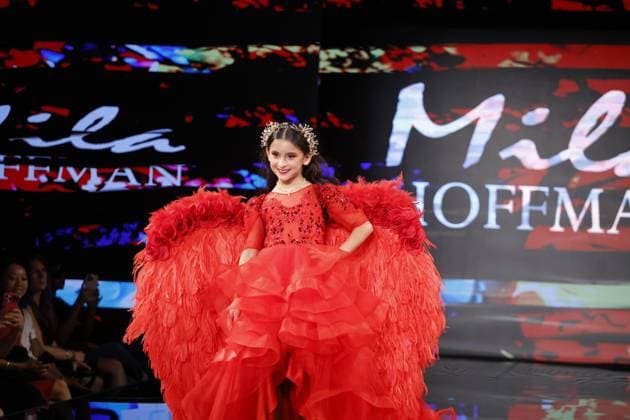 September 2025 New York Fashion Week New York Fashion Week 2025, promoted by Art Hearts Fashion, dazzles at the Angel Orensanz Foundation in Lower Manhattan, New York, United States, on September 13, 2025, where the collections of Mila Hoffman, Kena, and Chavelis Playhouse shine. A fashion show brimming with creativity, avant-garde, and style, it reaffirms New York as the fashion capital of the world and celebrates talent and diversity on the runway. New York United States Copyright: xDeccioxSerranox originalFilename: serrano-notitle250913_np30Q.jpg