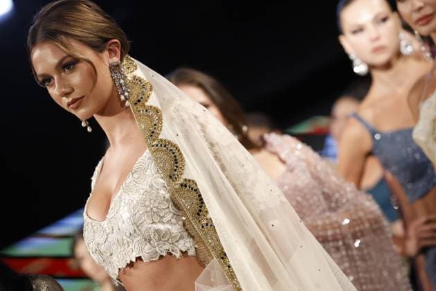 September 2025 New York Fashion Week New York Fashion Week 2025, promoted by Art Hearts Fashion, dazzles at the Angel Orensanz Foundation in Lower Manhattan, New York, United States, on September 13, 2025, where the collections of Mila Hoffman, Kena, and Chavelis Playhouse shine. A fashion show brimming with creativity, avant-garde, and style, it reaffirms New York as the fashion capital of the world and celebrates talent and diversity on the runway. New York United States Copyright: xDeccioxSerranox originalFilename: serrano-notitle250913_npAad.jpg