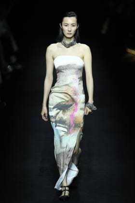 BEIJING, CHINA - SEPTEMBER 14: A model walks the runway at the CHNNYU & ZAKER collection by designers Chen Yu and Koji Udo on day 10 of China Fashion Week AW25 Collection at 798Â·751 PARK on September 14, 2025 in Beijing, China.  Copyright: xChinaxNewsxServicex 111590827250