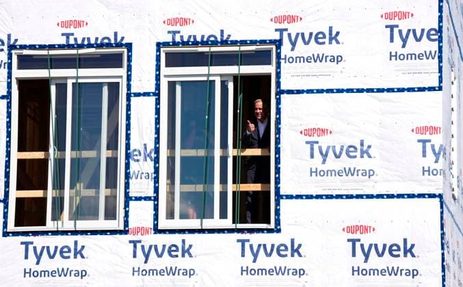 September 14, 2025, Ottawa, On, CAN: Prime Minister Mark Carney gives a thumbs up from a window during a tour of a new modular home being built by Caivan Homes, as he announces the new federal agency Build Canada Homes, in Ottawa on Sunday, Sept. 14, 2025. Ottawa CAN  - ZUMAc35_ 20250914_zaf_c35_065 Copyright: xJustinxTangx