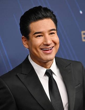 Mario Lopez arrives for the 77th annual Primetime Emmy Awards at the Peacock Theater in Los Angeles on Sunday, September 14, 2025.  LAP2025091415 CHISxCHEW