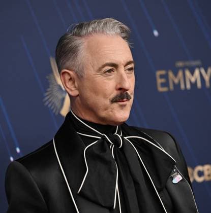 Alan Cumming arrives for the 77th annual Primetime Emmy Awards at the Peacock Theater in Los Angeles on Sunday, September 14, 2025.  LAP2025091436 CHISxCHEW