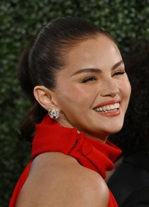 Selena Gomez arrives for the 77th annual Primetime Emmy Awards at the Peacock Theater in Los Angeles on Sunday, September 14, 2025.  LAP2025091440 CHISxCHEW