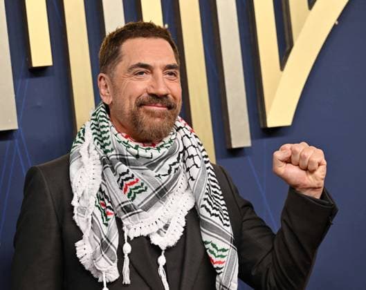 Javier Bardem arrives for the 77th annual Primetime Emmy Awards at the Peacock Theater in Los Angeles on Sunday, September 14, 2025.  LAP2025091446 CHISxCHEW