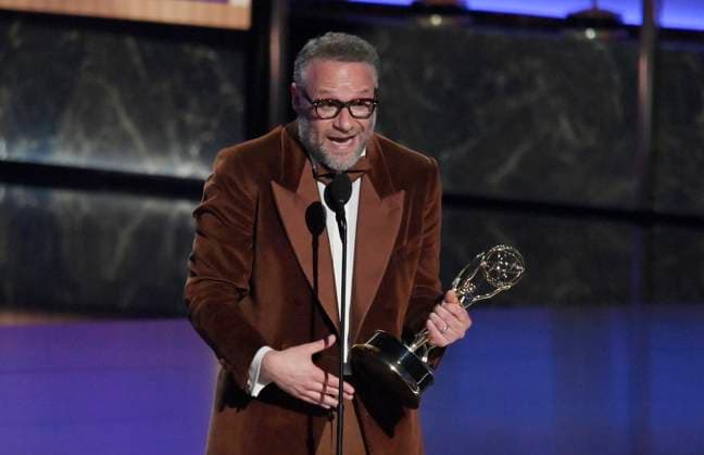 Actor Seth Rogen holds the Outstanding Lead Actor in a Comedy Series award for The Studio at the 77th annual Primetime Emmy Awards at the Peacock Theater in Los Angeles on Sunday, September 14, 2025.  LAP20250914711 JIMxRUYMEN