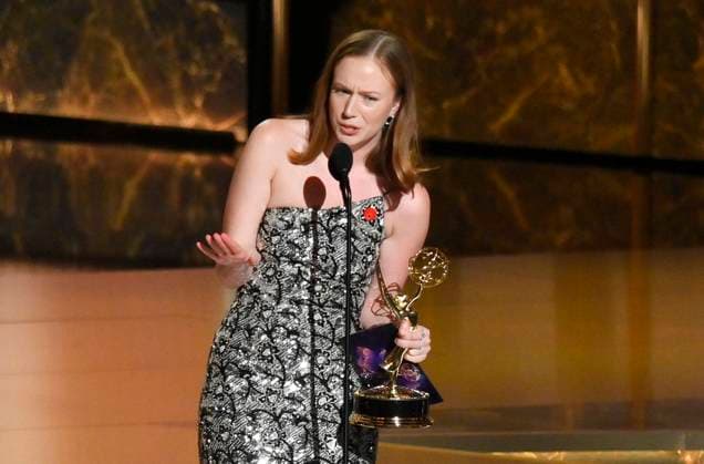Hannah Einbinder accepts the Outstanding Supporting Actress in a Comedy Series award for Hacks onstage at the 77th annual Primetime Emmy Awards at the Peacock Theater in Los Angeles on Sunday, September 14, 2025.  LAP202509142062 JIMxRUYMEN