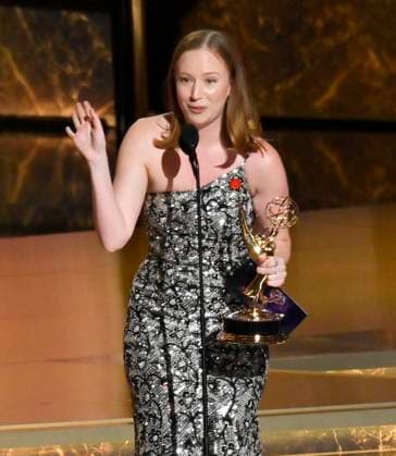 Hannah Einbinder accepts the Outstanding Supporting Actress in a Comedy Series award for Hacks onstage at the 77th annual Primetime Emmy Awards at the Peacock Theater in Los Angeles on Sunday, September 14, 2025.  LAP202509142066 JIMxRUYMEN