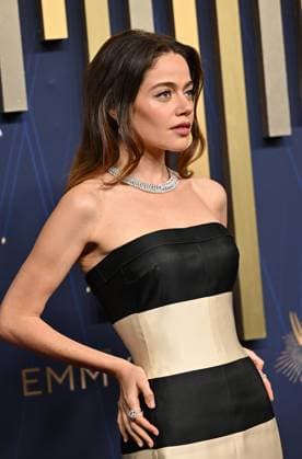 Molly Gordon arrives for the 77th annual Primetime Emmy Awards at the Peacock Theater in Los Angeles on Sunday, September 14, 2025.  LAP2025091467 CHISxCHEW