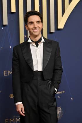 Paul W. Downs arrives for the 77th annual Primetime Emmy Awards at the Peacock Theater in Los Angeles on Sunday, September 14, 2025.  LAP2025091469 CHISxCHEW
