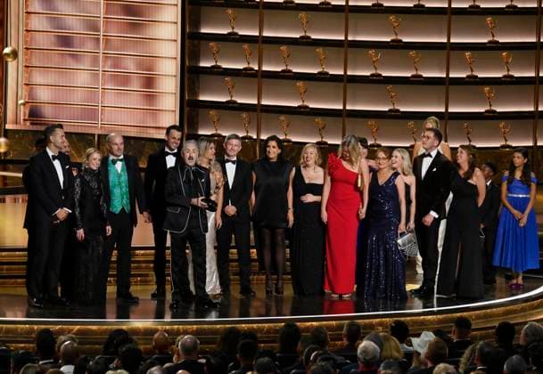 Alan Cumming accepts the Outstanding Reality Competition Program award for The Traitors at the 77th annual Primetime Emmy Awards at the Peacock Theater in Los Angeles on Sunday, September 14, 2025.  LAP202509148013 JIMxRUYMEN