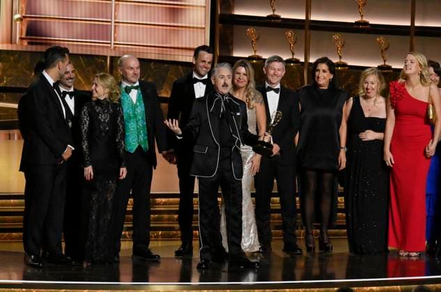 Alan Cumming accepts the Outstanding Reality Competition Program award for The Traitors at the 77th annual Primetime Emmy Awards at the Peacock Theater in Los Angeles on Sunday, September 14, 2025.  LAP202509148014 JIMxRUYMEN