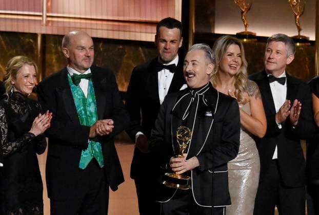 Alan Cumming accepts the Outstanding Reality Competition Program award for The Traitors at the 77th annual Primetime Emmy Awards at the Peacock Theater in Los Angeles on Sunday, September 14, 2025.  LAP202509148015 JIMxRUYMEN