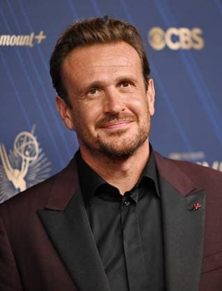 Jason Segel arrives for the 77th annual Primetime Emmy Awards at the Peacock Theater in Los Angeles on Sunday, September 14, 2025.  LAP2025091475 CHISxCHEW