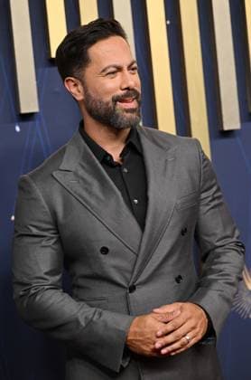Victor Turpin arrives for the 77th annual Primetime Emmy Awards at the Peacock Theater in Los Angeles on Sunday, September 14, 2025.  LAP2025091477 CHISxCHEW