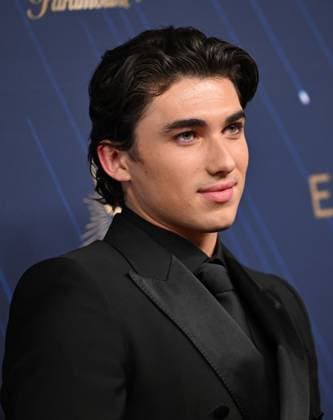 Charlie Evans arrives for the 77th annual Primetime Emmy Awards at the Peacock Theater in Los Angeles on Sunday, September 14, 2025.  LAP2025091482 CHISxCHEW
