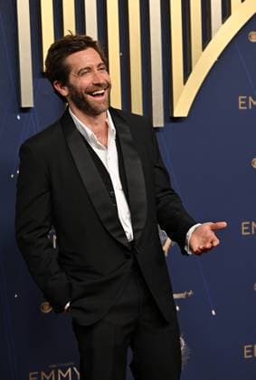 Jake Gyllenhaal arrives for the 77th annual Primetime Emmy Awards at the Peacock Theater in Los Angeles on Sunday, September 14, 2025.  LAP2025091497 CHISxCHEW