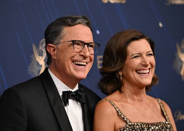 (L-R) Stephen Colbert and Evelyn McGee-Colbert arrive for the 77th annual Primetime Emmy Awards at the Peacock Theater in Los Angeles on Sunday, September 14, 2025.  LAP20250914101 CHISxCHEW