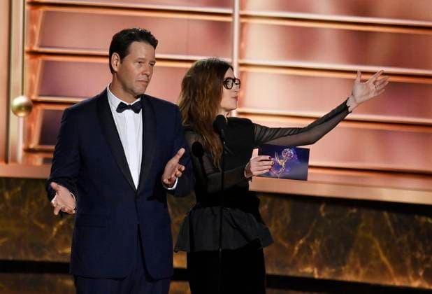 Ike Barinholtz and Kathryn Hahn speak at the 77th annual Primetime Emmy Awards at the Peacock Theater in Los Angeles on Sunday, September 14, 2025.  LAP2025091480461 JIMxRUYMEN