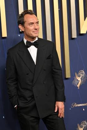 Jude Law arrives for the 77th annual Primetime Emmy Awards at the Peacock Theater in Los Angeles on Sunday, September 14, 2025.  LAP20250914108 CHISxCHEW