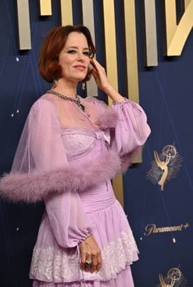 Parker Posey arrives for the 77th annual Primetime Emmy Awards at the Peacock Theater in Los Angeles on Sunday, September 14, 2025.  LAP20250914168 CHISxCHEW