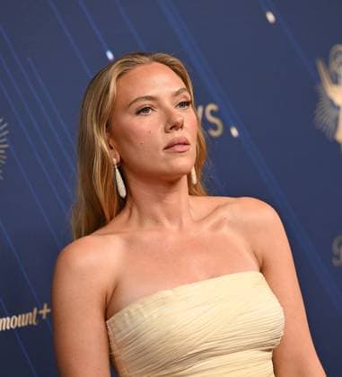 Scarlett Johansson arrives for the 77th annual Primetime Emmy Awards at the Peacock Theater in Los Angeles on Sunday, September 14, 2025.  LAP20250914155 CHISxCHEW