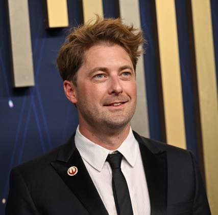 Luke Hull arrives for the 77th annual Primetime Emmy Awards at the Peacock Theater in Los Angeles on Sunday, September 14, 2025.  LAP20250914258 CHISxCHEW