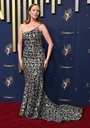 Hannah Einbinder arrives for the 77th annual Primetime Emmy Awards at the Peacock Theater in Los Angeles on Sunday, September 14, 2025.  LAP20250914787 JohnxMcCoy