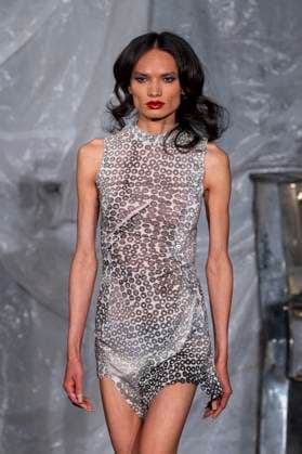 Gabe Gordon - Runway - Spring 2026, New York Fashion Week, USA - 14 Sep 2025 A model walks the runway for the Gabe Gordon fashion show during the Spring 2026 New York Fashion Week at DCTV in New York City. New York United States Copyright: xRonxAdarx xSOPAxImagesx _radar_gordon_20250914_20014