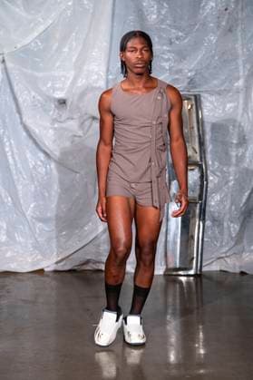 Gabe Gordon - Runway - Spring 2026, New York Fashion Week, USA - 14 Sep 2025 A model walks the runway for the Gabe Gordon fashion show during the Spring 2026 New York Fashion Week at DCTV in New York City. New York United States Copyright: xRonxAdarx xSOPAxImagesx _radar_gordon_20250914_20060