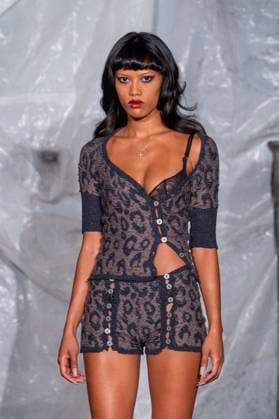 Gabe Gordon - Runway - Spring 2026, New York Fashion Week, USA - 14 Sep 2025 A model walks the runway for the Gabe Gordon fashion show during the Spring 2026 New York Fashion Week at DCTV in New York City. New York United States Copyright: xRonxAdarx xSOPAxImagesx _radar_gordon_20250914_20067