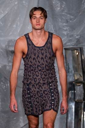 Gabe Gordon - Runway - Spring 2026, New York Fashion Week, USA - 14 Sep 2025 A model walks the runway for the Gabe Gordon fashion show during the Spring 2026 New York Fashion Week at DCTV in New York City. New York United States Copyright: xRonxAdarx xSOPAxImagesx _radar_gordon_20250914_20082