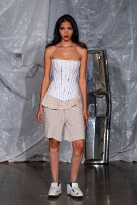 Gabe Gordon - Runway - Spring 2026, New York Fashion Week, USA - 14 Sep 2025 A model walks the runway for the Gabe Gordon fashion show during the Spring 2026 New York Fashion Week at DCTV in New York City. New York United States Copyright: xRonxAdarx xSOPAxImagesx _radar_gordon_20250914_20094