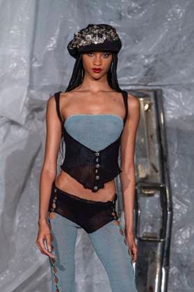 Gabe Gordon - Runway - Spring 2026, New York Fashion Week, USA - 14 Sep 2025 A model walks the runway for the Gabe Gordon fashion show during the Spring 2026 New York Fashion Week at DCTV in New York City. New York United States Copyright: xRonxAdarx xSOPAxImagesx _radar_gordon_20250914_20127