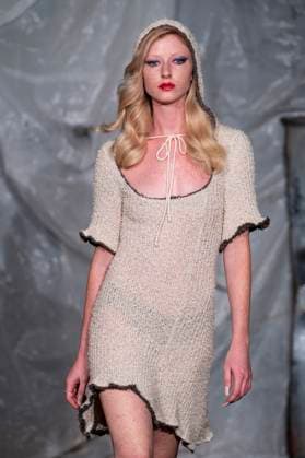 Gabe Gordon - Runway - Spring 2026, New York Fashion Week, USA - 14 Sep 2025 A model walks the runway for the Gabe Gordon fashion show during the Spring 2026 New York Fashion Week at DCTV in New York City. New York United States Copyright: xRonxAdarx xSOPAxImagesx _radar_gordon_20250914_20139