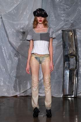 Gabe Gordon - Runway - Spring 2026, New York Fashion Week, USA - 14 Sep 2025 A model walks the runway for the Gabe Gordon fashion show during the Spring 2026 New York Fashion Week at DCTV in New York City. New York United States Copyright: xRonxAdarx xSOPAxImagesx _radar_gordon_20250914_20152