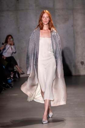 Bach Mai - Runway - Spring 2026, New York Fashion Week, USA - 14 Sep 2025 A model walks the runway for the Bach Mai fashion show during the Spring 2026 New York Fashion Week at Genesis House in New York City. New York United States Copyright: xRonxAdarx xSOPAxImagesx _radar_mai_20250914_20755