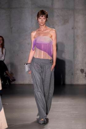 Bach Mai - Runway - Spring 2026, New York Fashion Week, USA - 14 Sep 2025 A model walks the runway for the Bach Mai fashion show during the Spring 2026 New York Fashion Week at Genesis House in New York City. New York United States Copyright: xRonxAdarx xSOPAxImagesx _radar_mai_20250914_20780