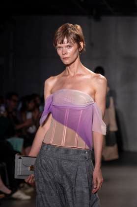 Bach Mai - Runway - Spring 2026, New York Fashion Week, USA - 14 Sep 2025 A model walks the runway for the Bach Mai fashion show during the Spring 2026 New York Fashion Week at Genesis House in New York City. New York United States Copyright: xRonxAdarx xSOPAxImagesx _radar_mai_20250914_20789