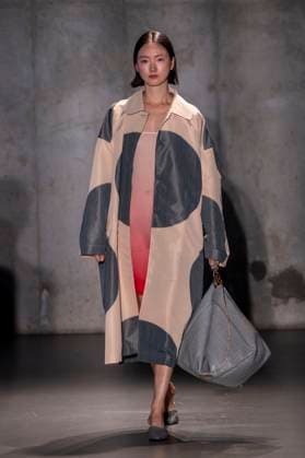 Bach Mai - Runway - Spring 2026, New York Fashion Week, USA - 14 Sep 2025 A model walks the runway for the Bach Mai fashion show during the Spring 2026 New York Fashion Week at Genesis House in New York City. New York United States Copyright: xRonxAdarx xSOPAxImagesx _radar_mai_20250914_20794
