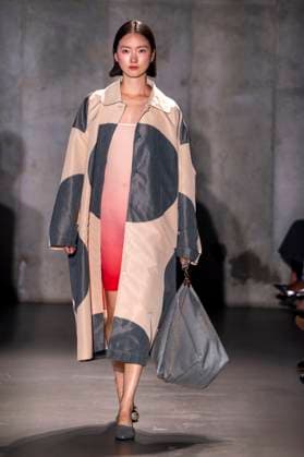 Bach Mai - Runway - Spring 2026, New York Fashion Week, USA - 14 Sep 2025 A model walks the runway for the Bach Mai fashion show during the Spring 2026 New York Fashion Week at Genesis House in New York City. New York United States Copyright: xRonxAdarx xSOPAxImagesx _radar_mai_20250914_20796