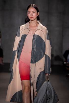 Bach Mai - Runway - Spring 2026, New York Fashion Week, USA - 14 Sep 2025 A model walks the runway for the Bach Mai fashion show during the Spring 2026 New York Fashion Week at Genesis House in New York City. New York United States Copyright: xRonxAdarx xSOPAxImagesx _radar_mai_20250914_20803