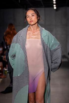 Bach Mai - Runway - Spring 2026, New York Fashion Week, USA - 14 Sep 2025 A model walks the runway for the Bach Mai fashion show during the Spring 2026 New York Fashion Week at Genesis House in New York City. New York United States Copyright: xRonxAdarx xSOPAxImagesx _radar_mai_20250914_20904