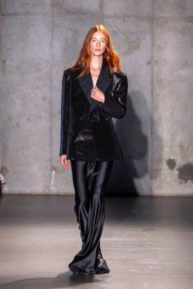 Bach Mai - Runway - Spring 2026, New York Fashion Week, USA - 14 Sep 2025 A model walks the runway for the Bach Mai fashion show during the Spring 2026 New York Fashion Week at Genesis House in New York City. New York United States Copyright: xRonxAdarx xSOPAxImagesx _radar_mai_20250914_20909