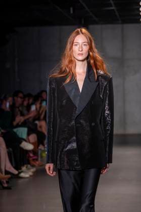 Bach Mai - Runway - Spring 2026, New York Fashion Week, USA - 14 Sep 2025 A model walks the runway for the Bach Mai fashion show during the Spring 2026 New York Fashion Week at Genesis House in New York City. New York United States Copyright: xRonxAdarx xSOPAxImagesx _radar_mai_20250914_20923