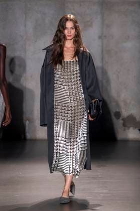 Bach Mai - Runway - Spring 2026, New York Fashion Week, USA - 14 Sep 2025 A model walks the runway for the Bach Mai fashion show during the Spring 2026 New York Fashion Week at Genesis House in New York City. New York United States Copyright: xRonxAdarx xSOPAxImagesx _radar_mai_20250914_20984