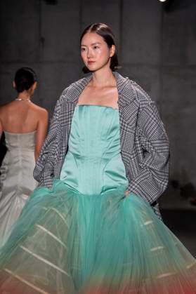 Bach Mai - Runway - Spring 2026, New York Fashion Week, USA - 14 Sep 2025 A model walks the runway for the Bach Mai fashion show during the Spring 2026 New York Fashion Week at Genesis House in New York City. New York United States Copyright: xRonxAdarx xSOPAxImagesx _radar_mai_20250914_21098