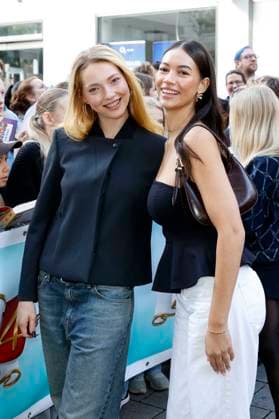 Emilia Maier and Charlotte Hagenbucher at the premiere of the movie Die Schule der magischen Tiere 4 at Lichtburg Essen, 14 09 2025 Foto:xT.xSchröerx xFuturexImagex schule_5903