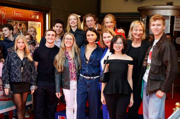 Cast and crew at the premiere of the movie Die Schule der magischen Tiere 4 at Lichtburg Essen, 14 09 2025 Foto:xT.xSchröerx xFuturexImagex schule_5919